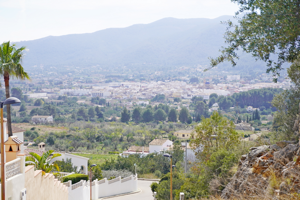 Uitzicht over Jalón vanuit Vall de Paraíso aan de Costa Blanca Noord.