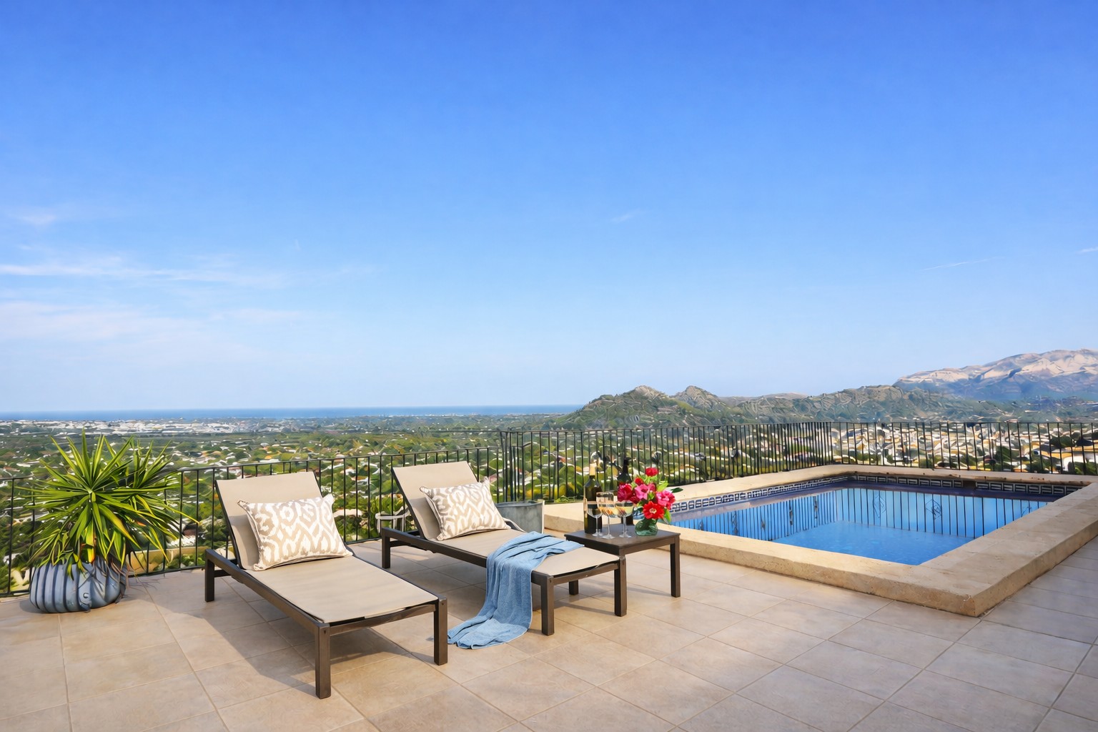 Luxe villa in Pedreguer met zeezicht en open uitzicht richting Pego